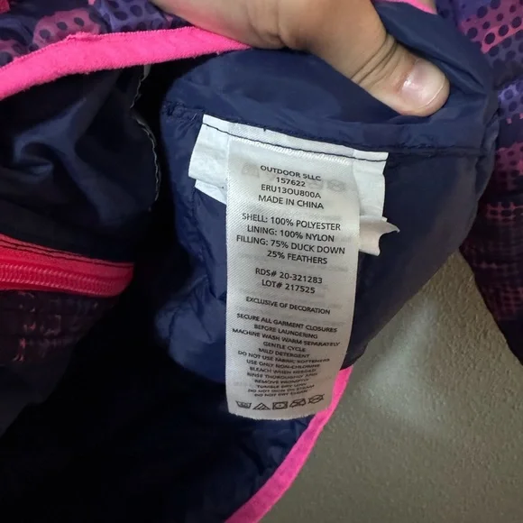 ⚡️Eddie Bauer Kids Puffer Jacket - Purple and Pink Camo Size 10/12 - Picture 2 of 4